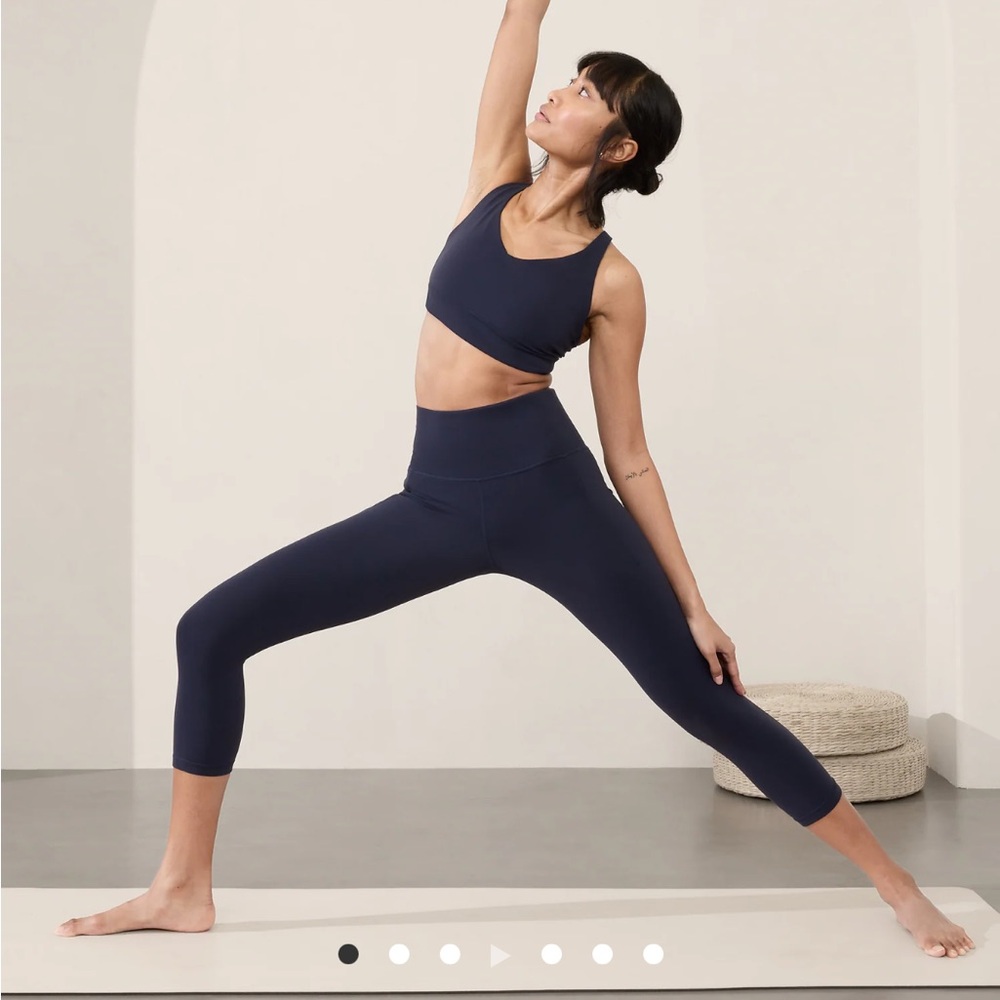 Athletea Cabernet colored Salutation Stash pocket II capris.